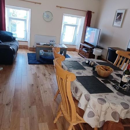 Kents Guesthouse Accommodation Kilmacthomas المظهر الخارجي الصورة