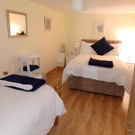 Kents Guesthouse Accommodation Kilmacthomas الغرفة الصورة